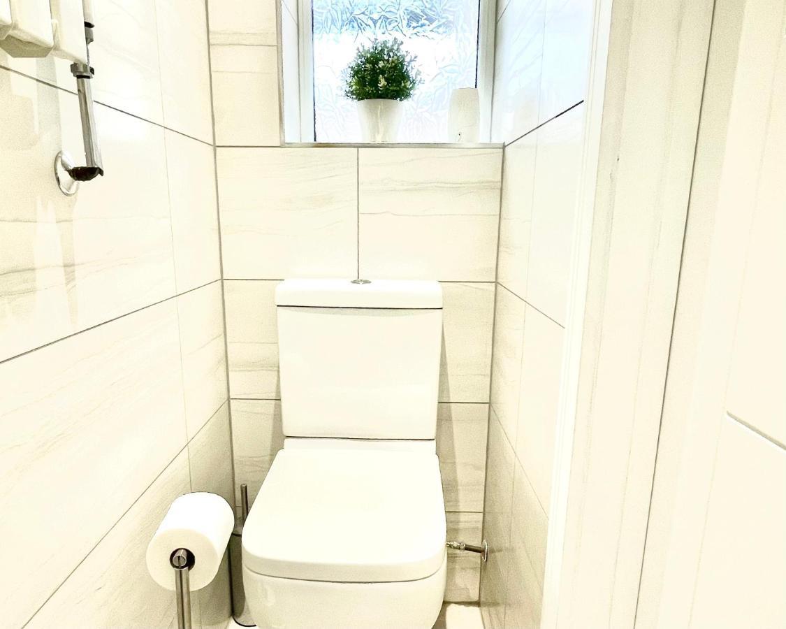 Stunning 1 Bedroom And Double Sofa Bed Near Train Station Southampton Eksteriør billede